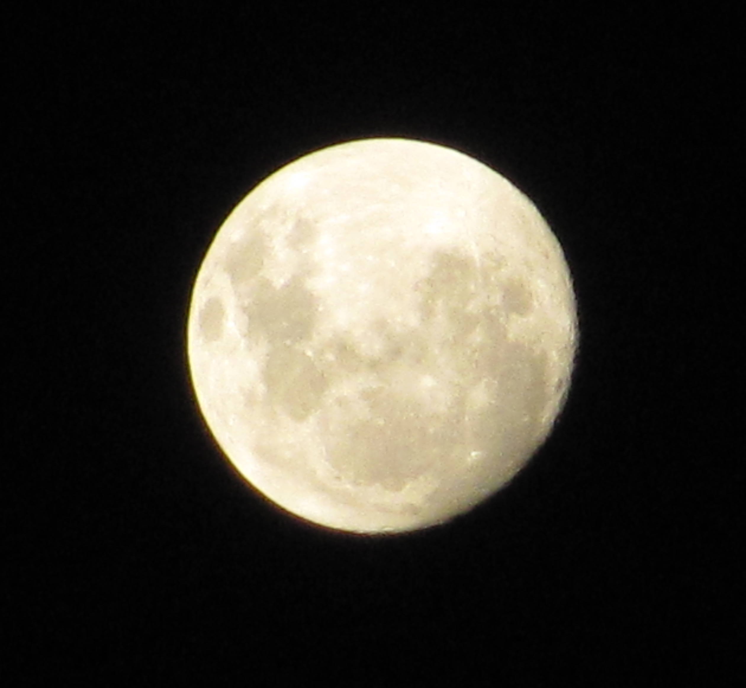 The almost full moon in April 2014